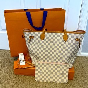 Louis Vuitton Neverfull MM Daniel Azur w/Rose Ballerine Interior